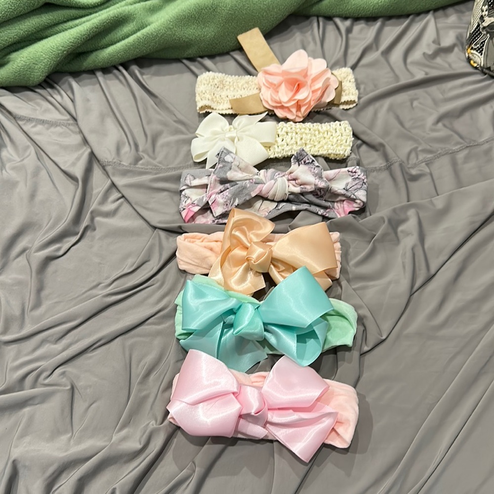 New infant hair bow.
Will bundle for multiples of 3 or more